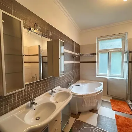 Sara Apartman